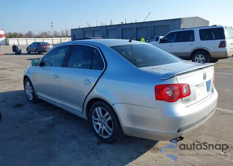 2007 Volkswagen Jetta Wolfsburg Edition from USA, damaged, VIN 3VWEF71KX7M169489